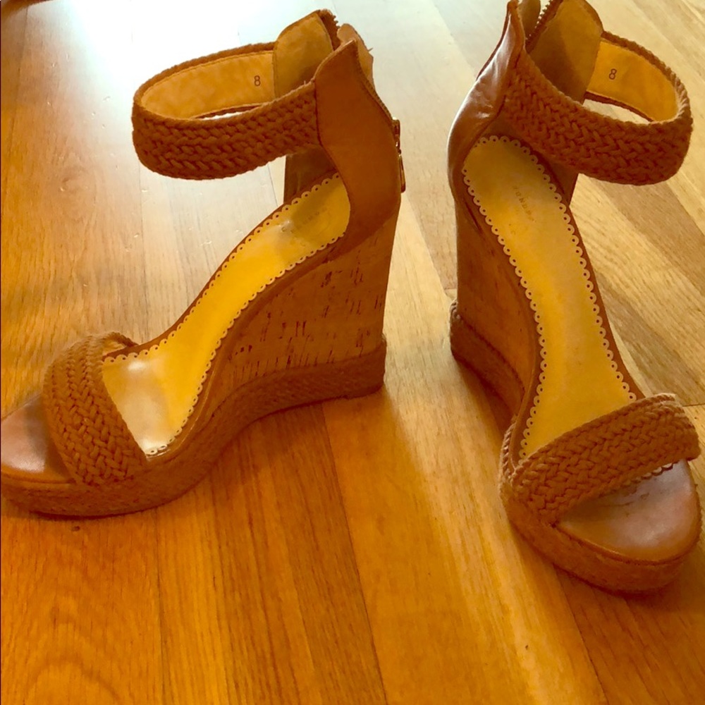 C Wonder Wedge